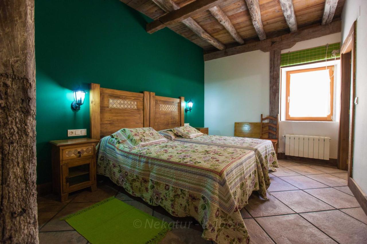 Arkaitza Pension Berrobi Buitenkant foto
