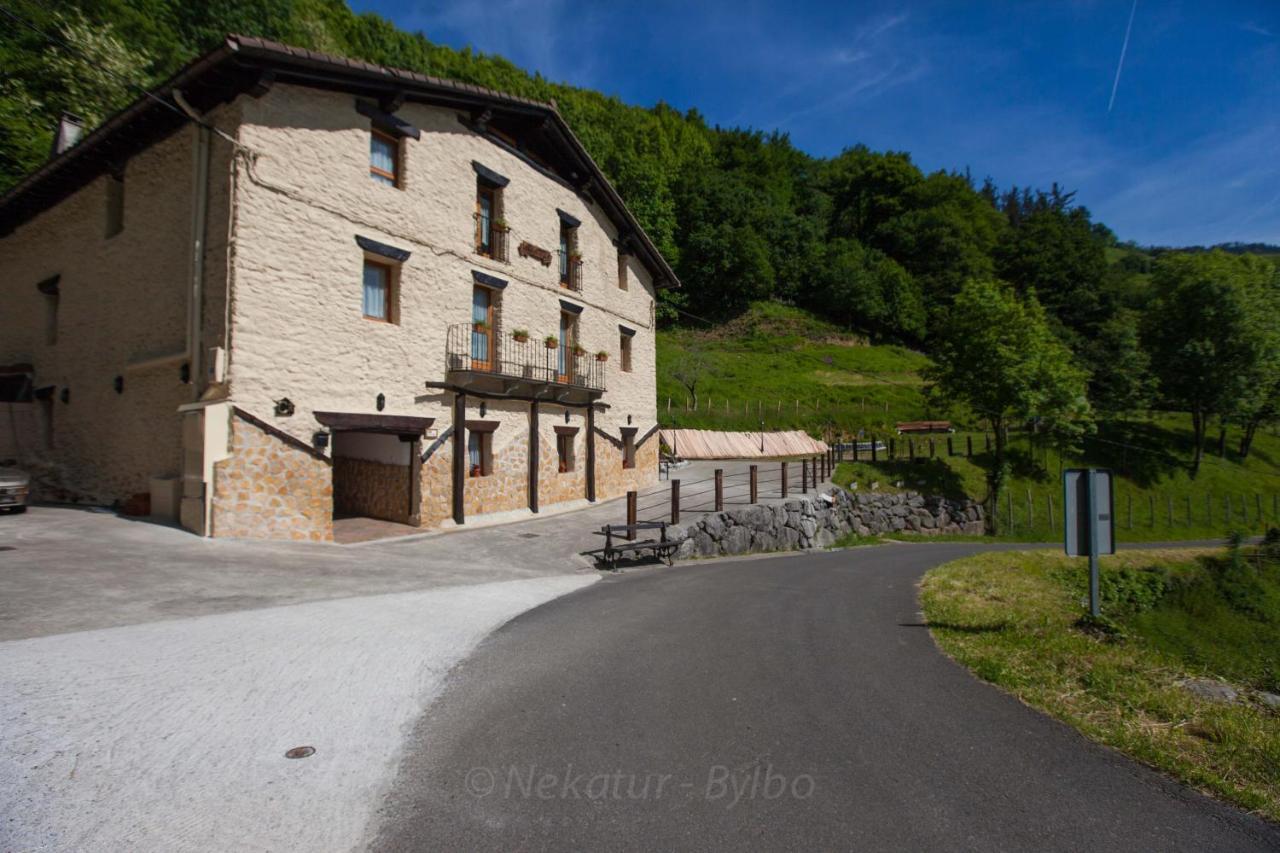 Arkaitza Pension Berrobi Buitenkant foto