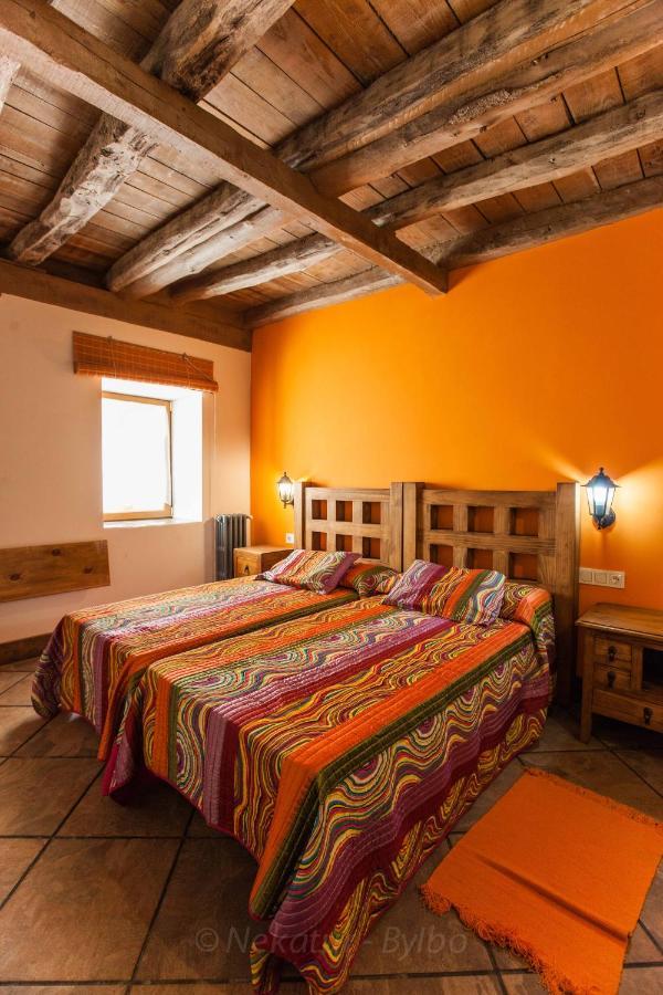 Arkaitza Pension Berrobi Buitenkant foto