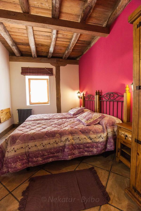 Arkaitza Pension Berrobi Buitenkant foto